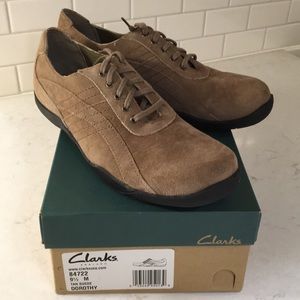CLARKS Suede Loafers 9.5M